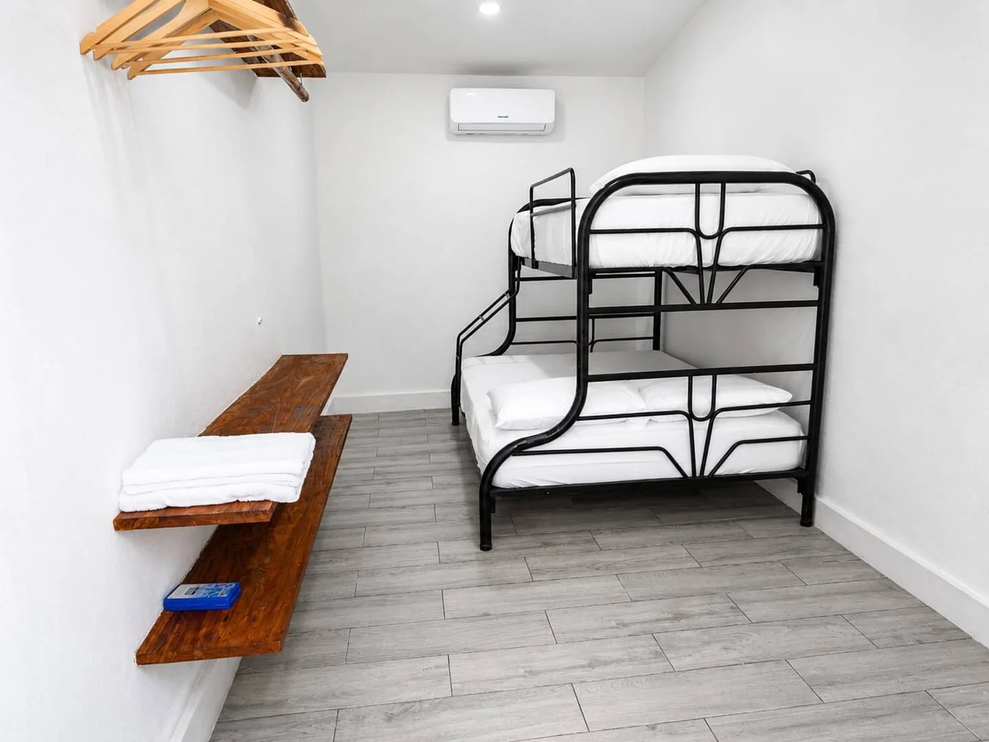 Bunk room at Villa Isora